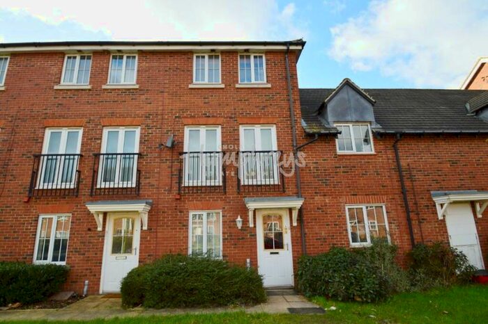 5 Bedroom House To Rent In Cunningham Avenue, AL10