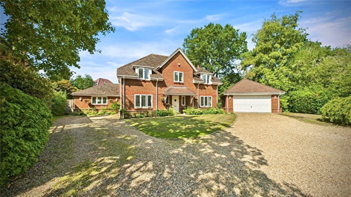 5 Bedroom Detached House For Sale In Waterperry Lane, Chobham, Woking, Surrey, GU24