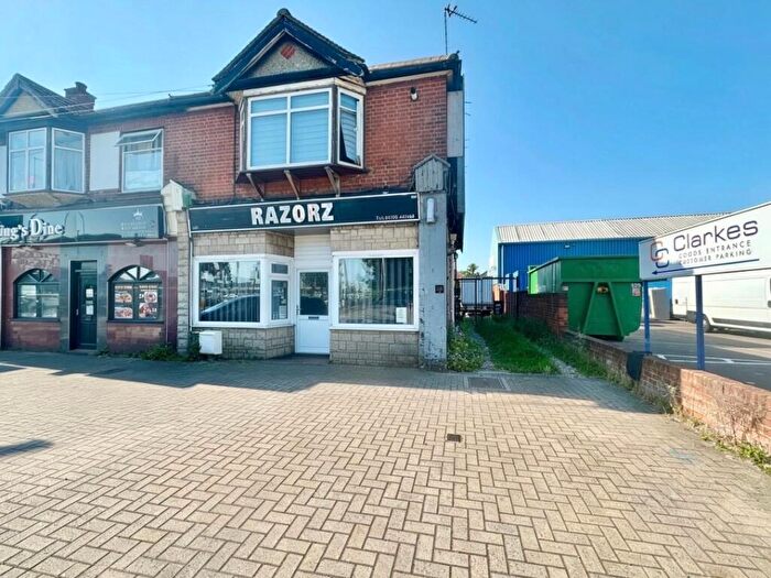 5 Bedroom Semi-Detached House For Sale In Hornchurch Road, Hornchurch, RM12