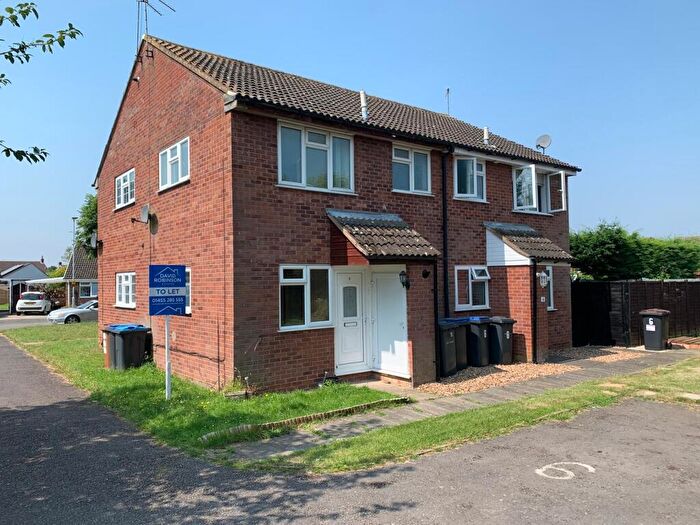 1 Bedroom Town House For Sale In Sycamore Close, Burbage, Hinckley, LE10