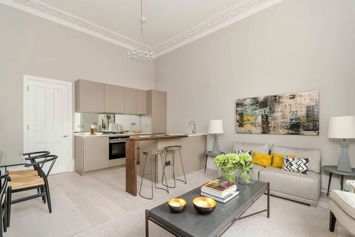 2 Bedroom Flat To Rent In Gloucester Road, South Kensington, London, SW7