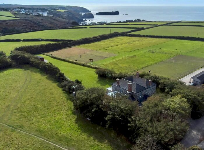 5 Bedroom Detached House For Sale In Angrouse Lane, Mullion, Helston, Cornwall TR12