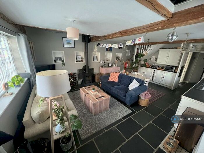 3 Bedroom Semi-Detached House To Rent In Benson, Benson, OX10