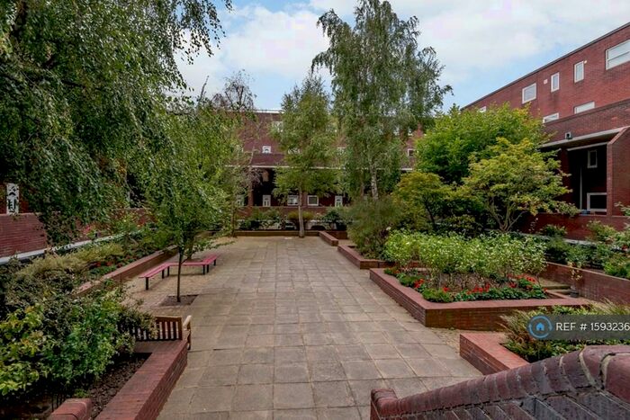 2 Bedroom Flat To Rent In Tamar Square, Woodford Green, IG8