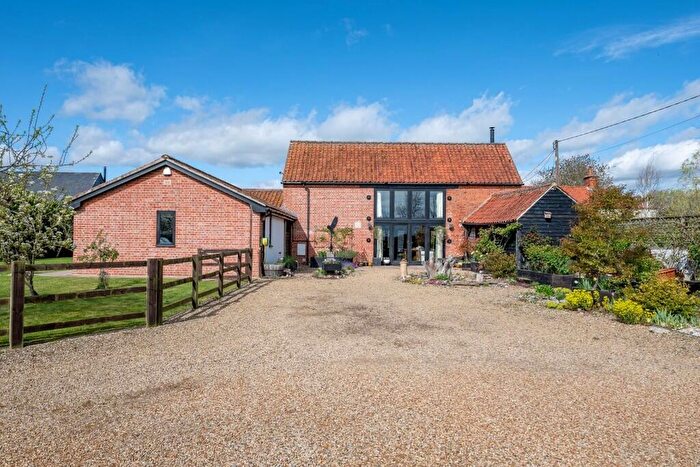 4 Bedroom Barn Conversion For Sale In Ivy Todd, PE37