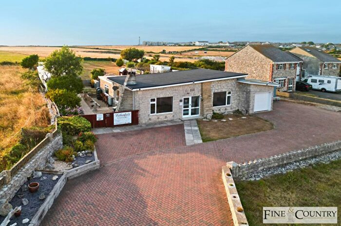 3 Bedroom Detached Bungalow For Sale In Avalanche Road, Portland, DT5