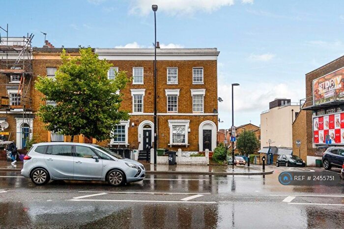 2 Bedroom Flat To Rent In New Cross Road, London, SE14