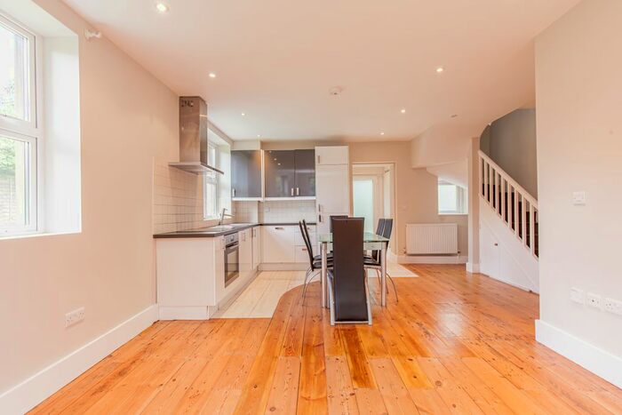 3 Bedroom Detached House To Rent In Headington Hill, Oxford, OX3