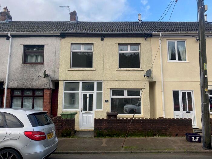 3 Bedroom Property To Rent In Graig View, Ynysddu, Newport, NP11