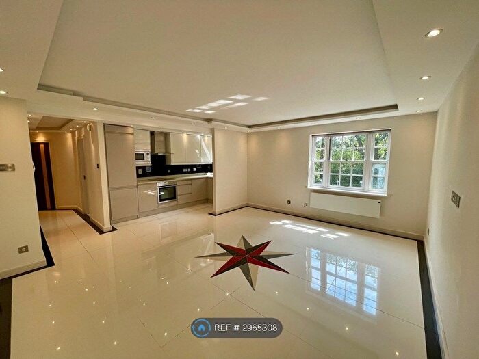 1 Bedroom Flat To Rent In Princes Road, Weybridge, KT13
