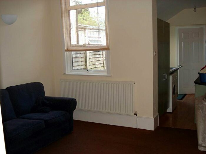 2 Bedroom House To Rent In Gleave Road, B29