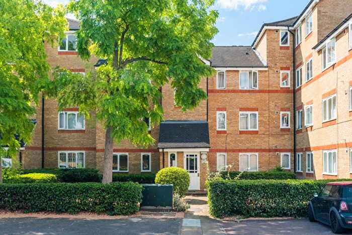 1 Bedroom Flat To Rent In Telegraph Place, E14