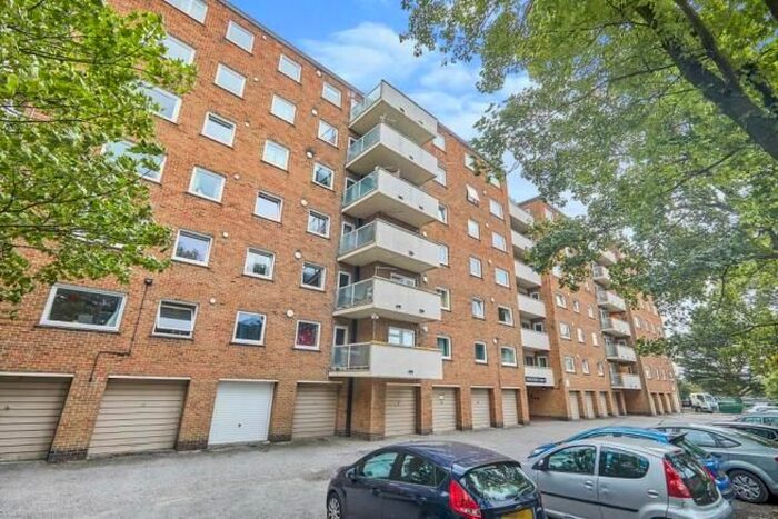 1 Bedroom Flat To Rent In Norbury Close, Allestree, Derby, DE22