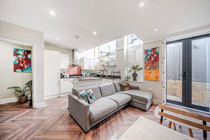 2 Bedroom Flat For Sale In Burston Road, Putney, London, SW15