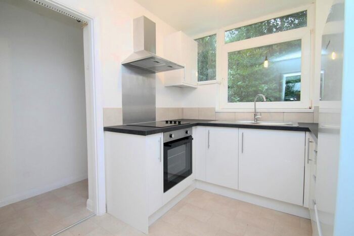 2 Bedroom Flat To Rent In Church Hill, Caterham, CR3