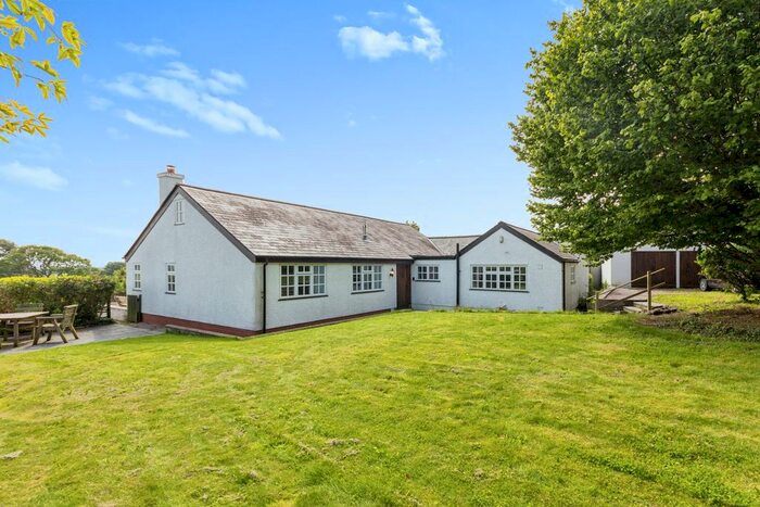 4 Bedroom Bungalow For Sale In Garnedd, Llannefydd, Denbigh, LL16