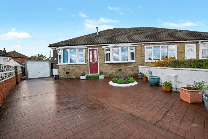 2 Bedroom Bungalow For Sale In Winden Grove, Lofthouse, Wakefield, West Yorkshire, WF3