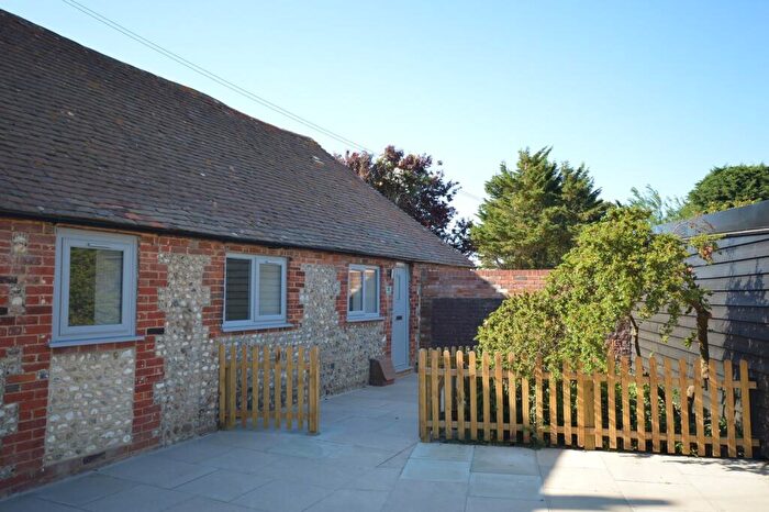2 Bedroom Flat To Rent In Home Farm Courtyard, Chichester Road, Selsey, PO20