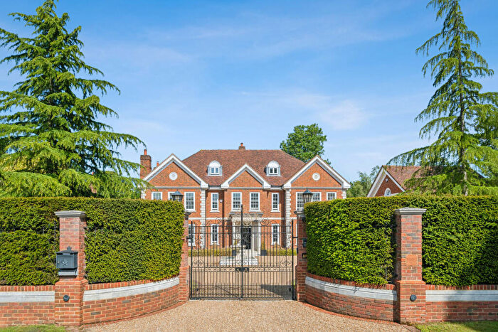 8 Bedroom Detached House For Sale In Holbrook Lane, Chislehurst, BR7