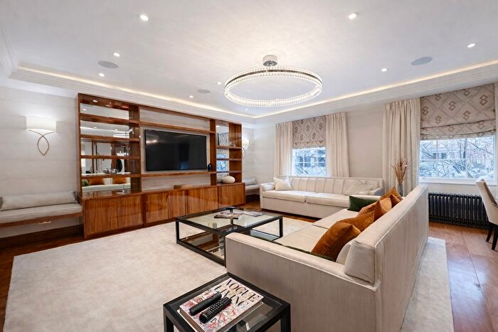 2 Bedroom Flat To Rent In Grosvenor Hill, London, W1K