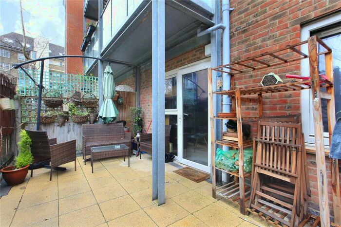 1 Bedroom Flat To Rent In Great Chart Street, Battersea, London, SW11