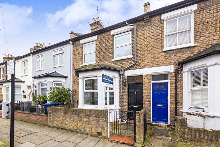 3 Bedroom Property To Rent In Coningsby Road, London, W5