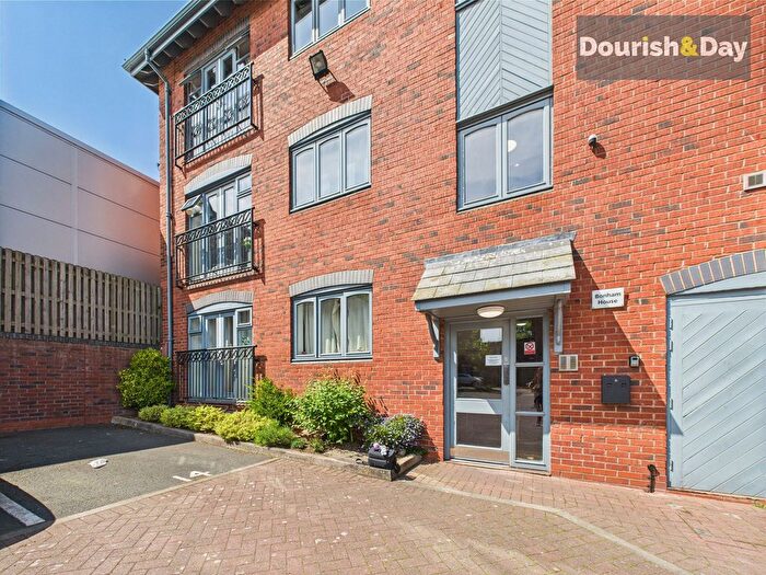 2 Bedroom Flat To Rent In South Street, Stafford, ST16