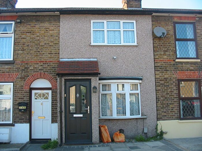 2 Bedroom Terraced House To Rent In Victoria Road, Romford, RM1