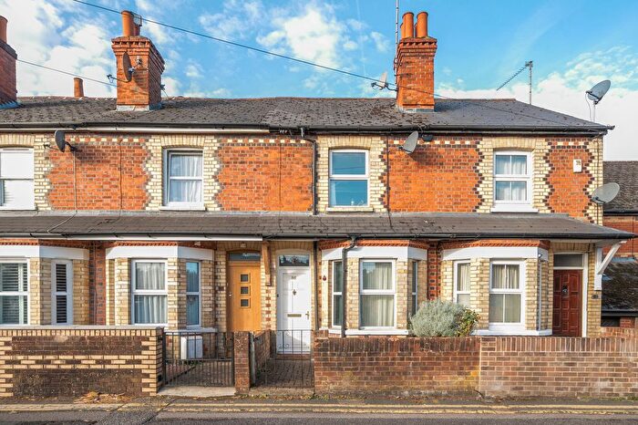 2 Bedroom Terraced House For Sale In Katesgrove Lane, Reading, Berkshire, RG1