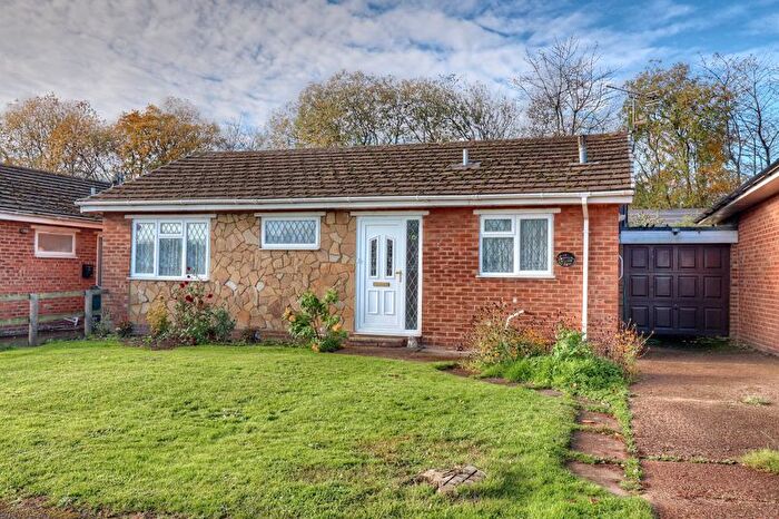 2 Bedroom Link Detached House For Sale In Beech Close, Stokenchurch, HP14