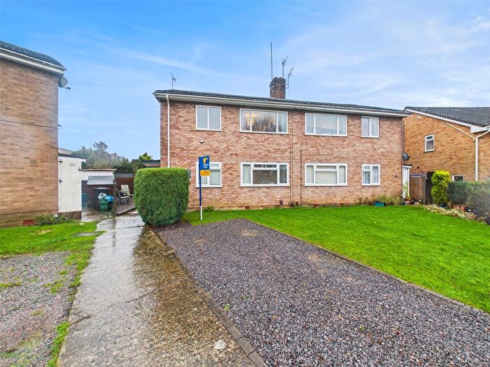 2 Bedroom Maisonette For Sale In Pinemount Road, Hucclecote, Gloucester, Gloucestershire, GL3