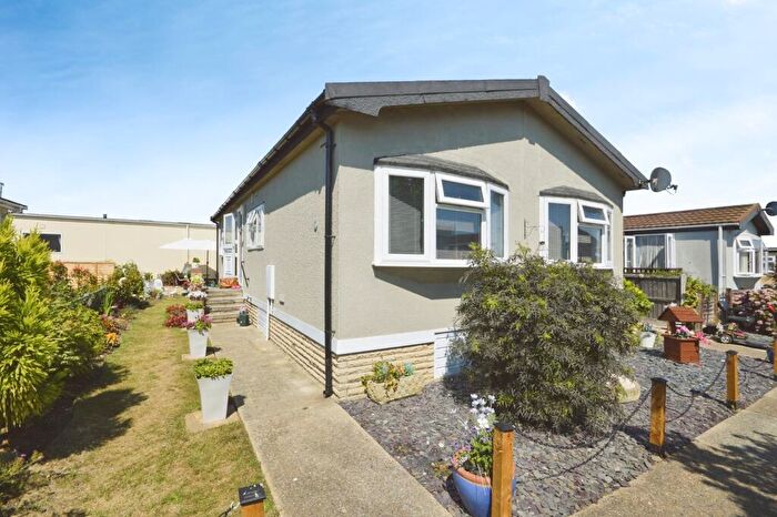 2 Bedroom Detached House For Sale In Kingsmead Park, Allhallows, Rochester, Kent, ME3