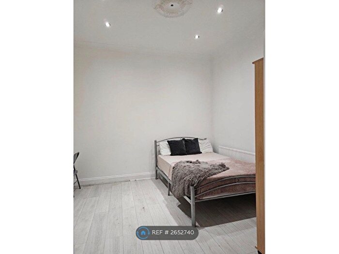 Studio To Rent In Windsor Road, London, E7