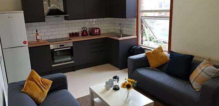 4 Bedroom Flat To Rent In Christina Terrace, Bristol, BS8