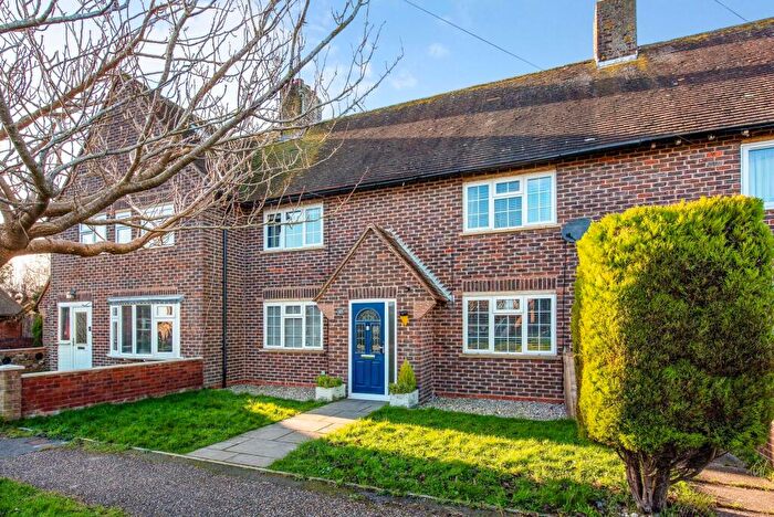 3 Bedroom Terraced House For Sale In Westlands Road, Hunston, PO20