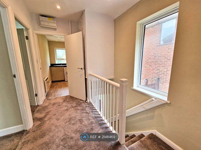 1 Bedroom Flat To Rent In Shenley Lane, Birmingham, B29