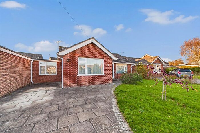 3 Bedroom Detached Bungalow For Sale In Hereford Close, Chichester, PO19