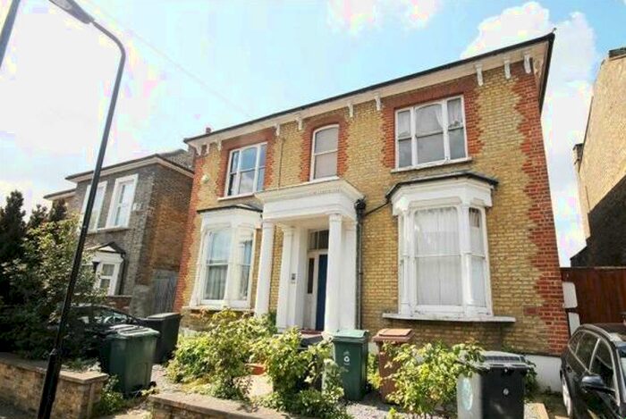 3 Bedroom Flat To Rent In Grange Park Road, London, E10