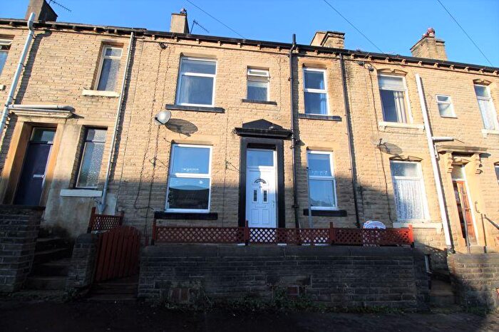2 Bedroom Property To Rent In Catherine Street, Elland, HX5