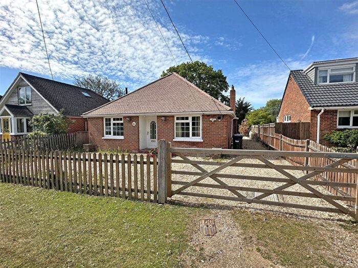 3 Bedroom Bungalow For Sale In Balmer Lawn Road, Brockenhurst, Hampshire, SO42