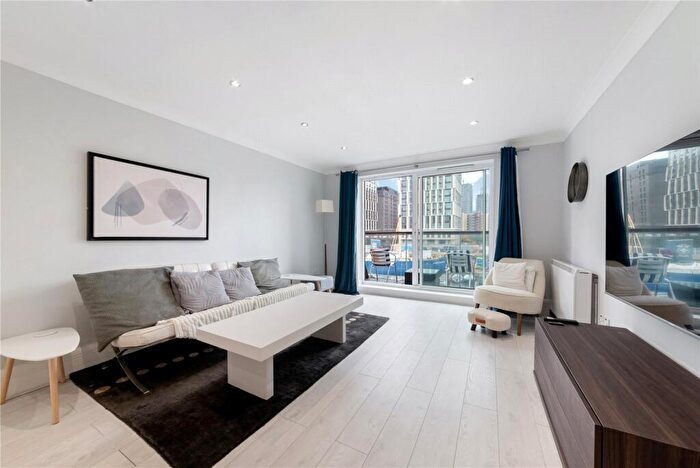 2 Bedroom Apartment To Rent In Lawn House Close, London, E14