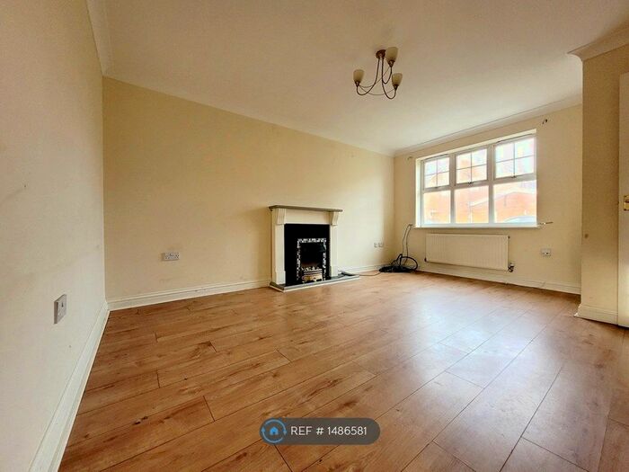 3 Bedroom Semi-Detached House To Rent In Caspian Way, Swanscombe, DA10