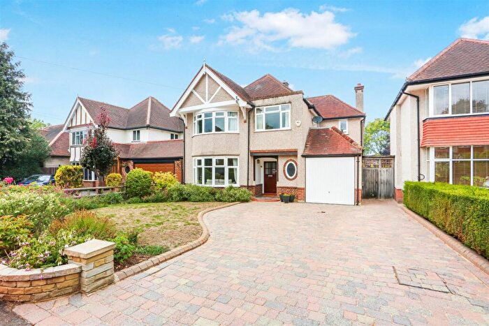 5 Bedroom Detached House For Sale In South Drive, South Cheam, SM2