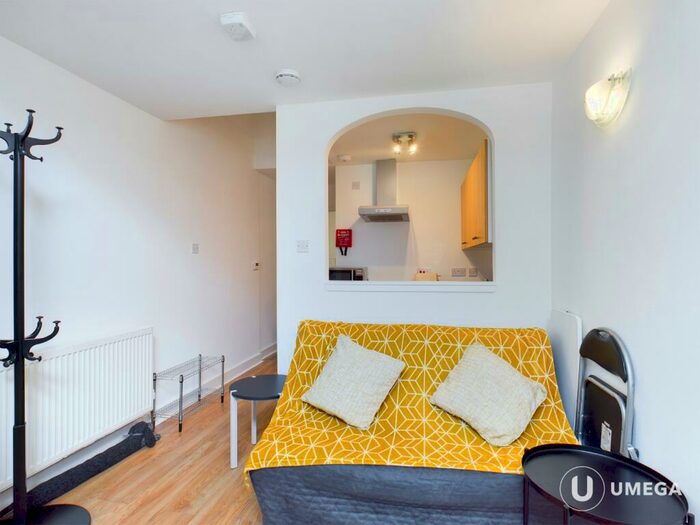 1 Bedroom Flat To Rent In Morningside Drive, Morningside, Edinburgh, EH10