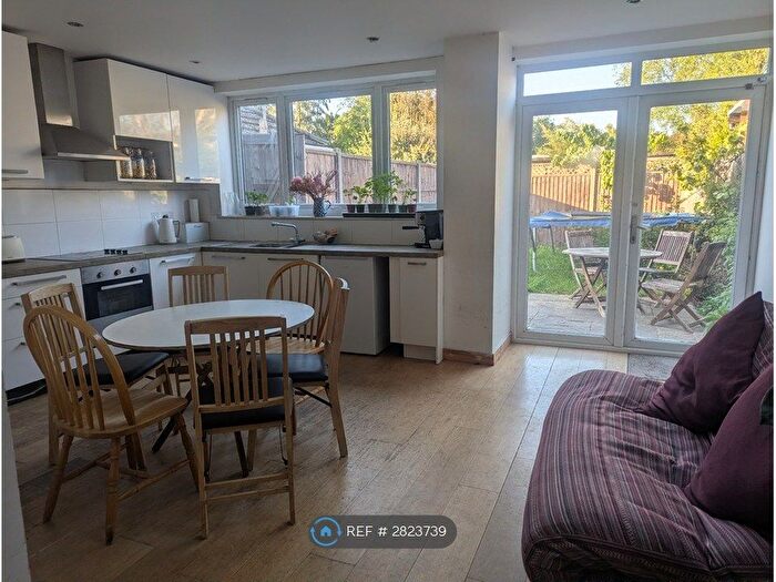 3 Bedroom Semi-detached House To Rent In Birdwood Road, Cambridge, CB1