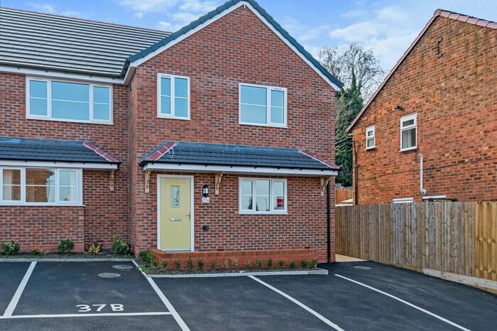 2 Bedroom Property To Rent In Cornwall Avenue, Oldbury, B68