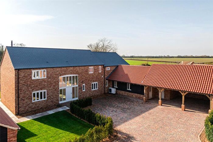 5 Bedroom Link Detached House For Sale In The Old Farmyard, Church Lane, Covington, Cambridgeshire, PE28