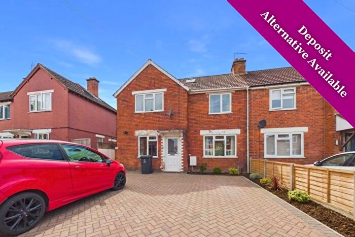 2 Bedroom Maisonette To Rent In Henley Place, Gloucester, GL1