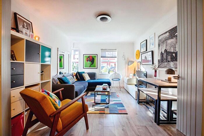 2 Bedroom Apartment For Sale In Kendrick Court, Woods Road, SE15