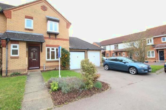 3 Bedroom Semi-Detached House To Rent In Atherstone Abbey, Bedford MK41